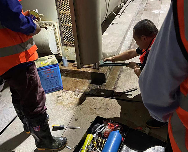 1651718679117786.jpeg 設備室認真做好換季維保工作2.jpeg